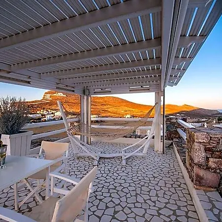 Aspalathras White Folegandros Town