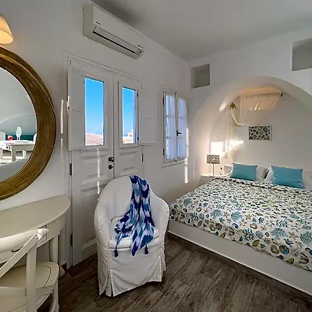 Отель Aspalathras White Folegandros Town