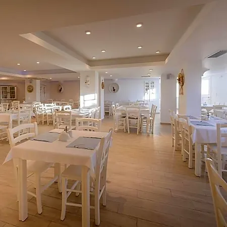 Aspalathras White Отель